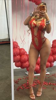 Nikki Mudarris feet photo 7