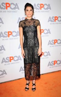 Nikki Reed feet photo thumbnail
