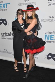Nikki Reed feet photo thumbnail