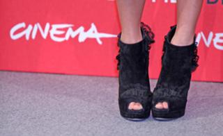 Nikki Reed feet photo thumbnail