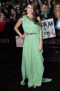 Nikki Reed feet photo thumbnail