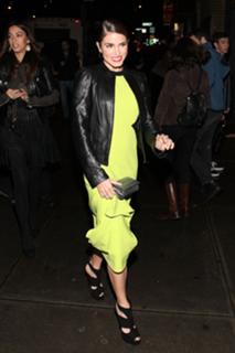 Nikki Reed feet photo thumbnail