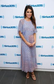 Nikki Reed feet photo thumbnail
