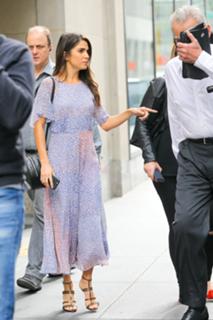 Nikki Reed feet photo thumbnail