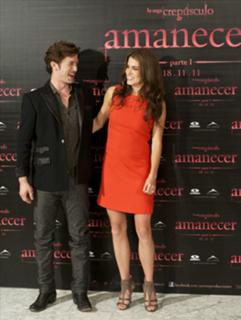 Nikki Reed feet photo thumbnail