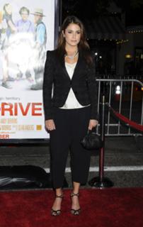 Nikki Reed feet photo thumbnail