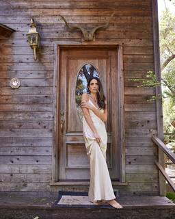 Nikki Reed feet photo thumbnail