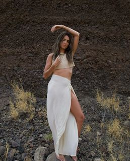 Nikki Reed feet photo thumbnail