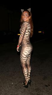 Nikki Sanderson feet photo thumbnail