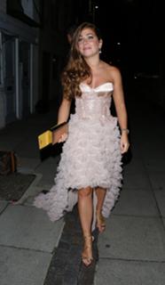 Nikki Sanderson feet photo thumbnail