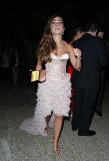 Nikki Sanderson feet photo thumbnail