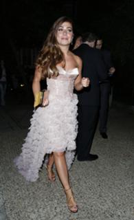 Nikki Sanderson feet photo thumbnail