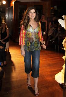 Nikki Sanderson feet photo thumbnail