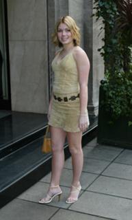 Nikki Sanderson feet photo thumbnail