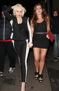 Nikki Sanderson feet photo thumbnail