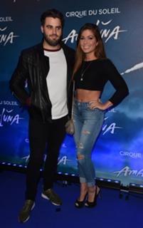 Nikki Sanderson feet photo thumbnail