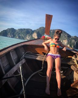 Nikki Sanderson feet photo thumbnail