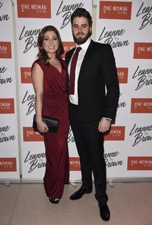 Nikki Sanderson feet photo thumbnail