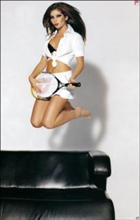 Nikki Sanderson feet photo thumbnail