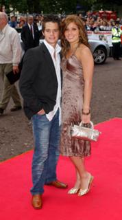 Nikki Sanderson feet photo thumbnail