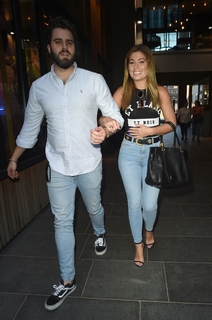 Nikki Sanderson feet photo thumbnail