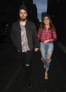Nikki Sanderson feet photo thumbnail