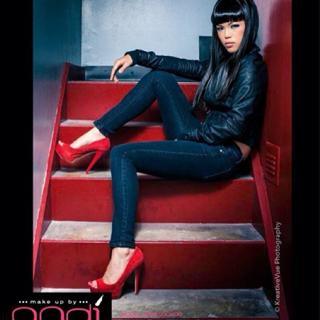 Nikki SooHoo feet photo 13