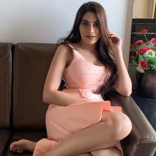 Nikki Tamboli feet photo 16