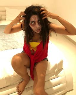 Nikki Tamboli feet photo 1
