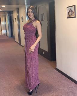 Nikki Tamboli feet photo 18