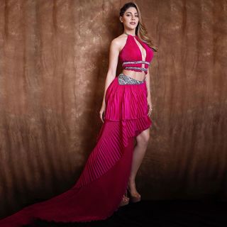 Nikki Tamboli feet photo 3