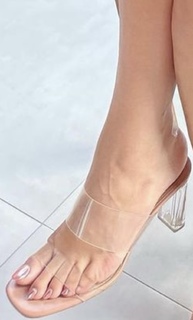Nikki Tamboli feet photo 2