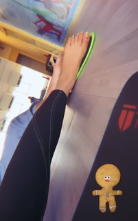 Nikki Tamboli feet photo 5