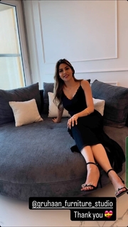 Nikki Tamboli feet photo 5