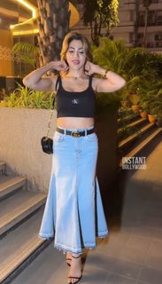 Nikki Tamboli feet photo 18