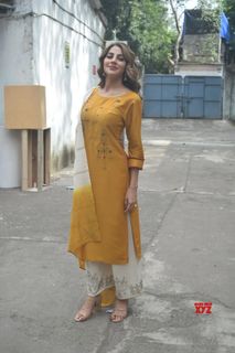 Nikki Tamboli feet photo 13