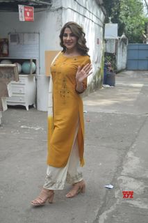 Nikki Tamboli feet photo 12