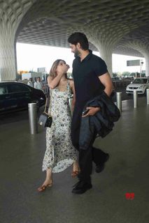 Nikki Tamboli feet photo 18