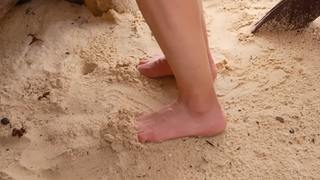 Nikki Wynn feet photo 3