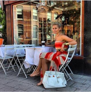 Nikkie Plessen feet photo thumbnail