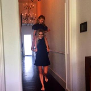 Nikkie Plessen feet photo thumbnail