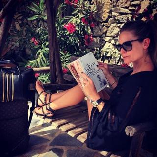 Nikkie Plessen feet photo thumbnail