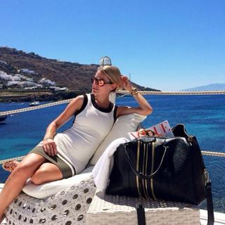 Nikkie Plessen feet photo thumbnail