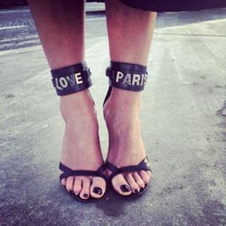 Nikkie Plessen feet photo thumbnail