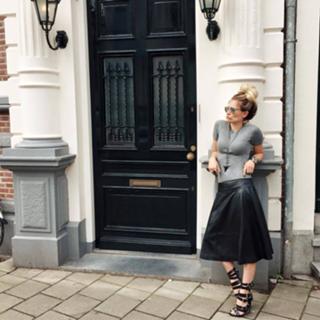 Nikkie Plessen feet photo thumbnail