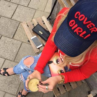 Nikkie Plessen feet photo thumbnail