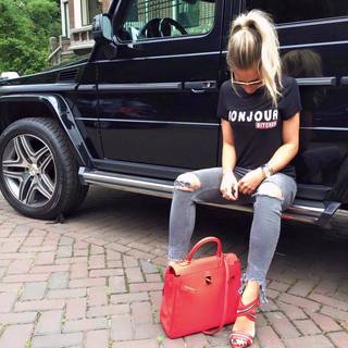 Nikkie Plessen feet photo thumbnail