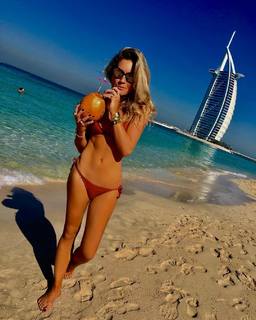 Nikkie Plessen feet photo thumbnail