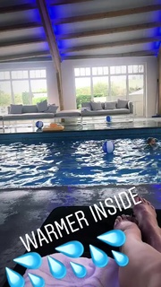 Nikkie Plessen feet photo thumbnail