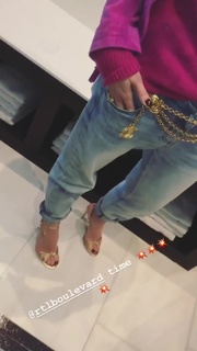 Nikkie Plessen feet photo thumbnail